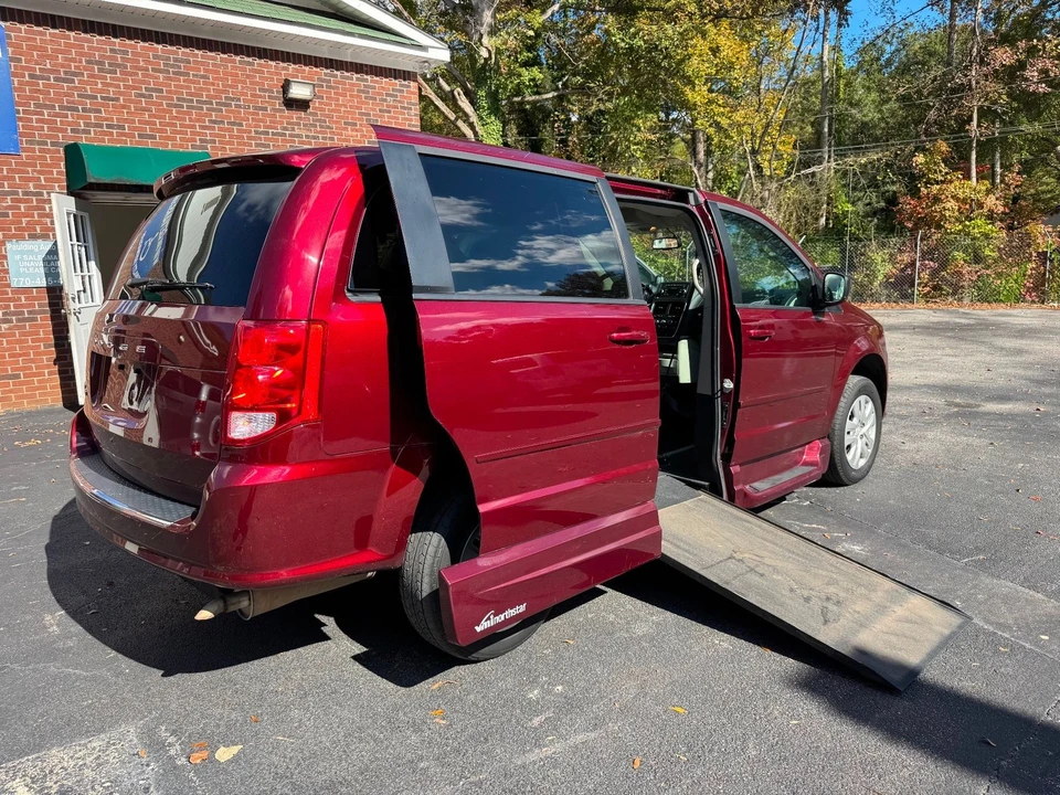 2016 Dodge Caravan - Image 3 of 12