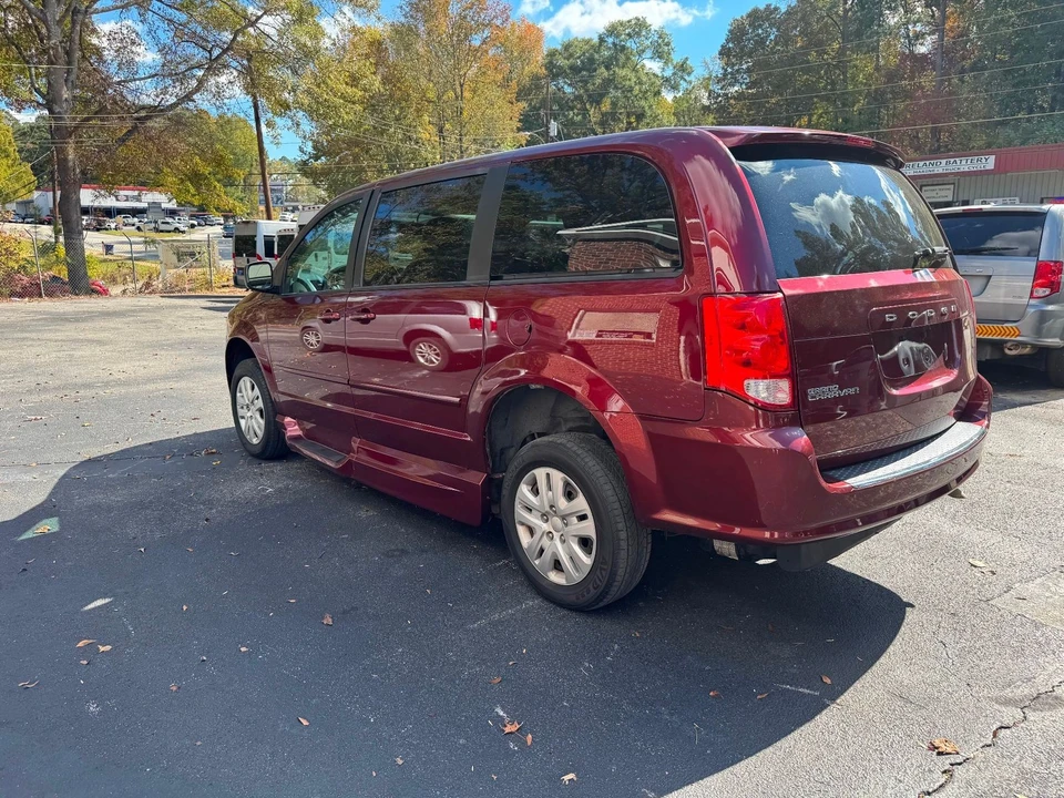 2016 Dodge Caravan - Image 10 of 12