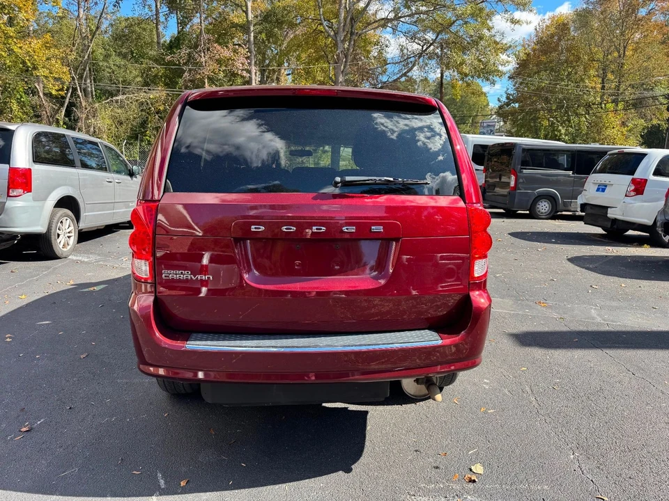 2016 Dodge Caravan - Image 11 of 12