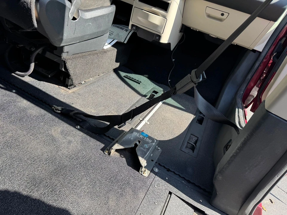 2016 Dodge Caravan - Image 6 of 12