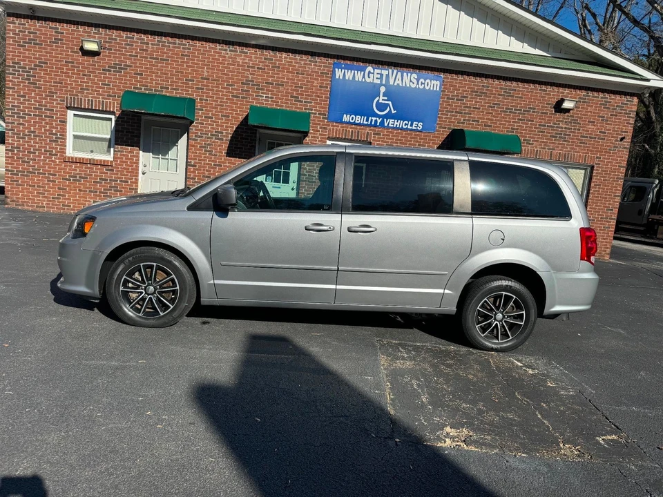 2016 Dodge Caravan - Image 6 of 12