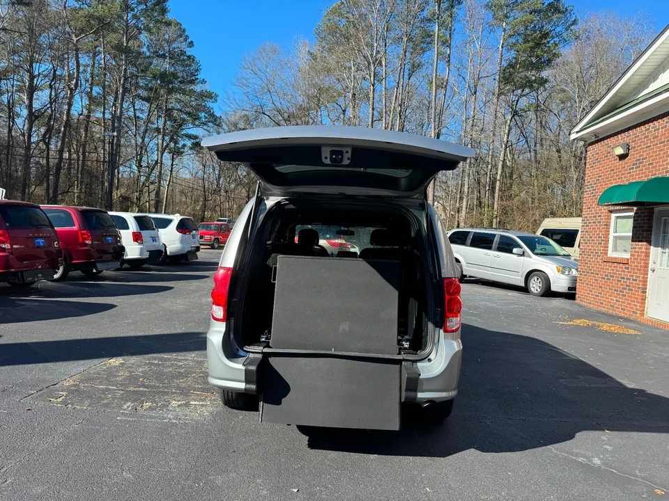 2016 Dodge Caravan - Image 3 of 12