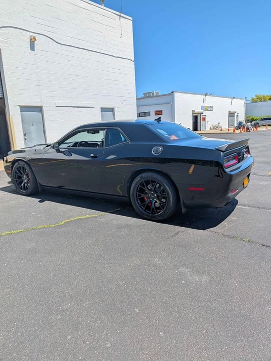 2016 Dodge Challenger SRT Hellcat 3rd Gen - Image 4 of 19