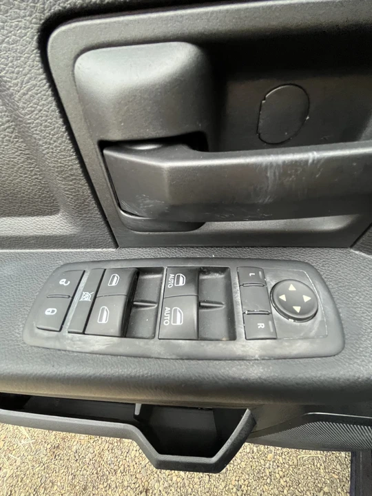 2016 Dodge Ram - Image 9 of 18