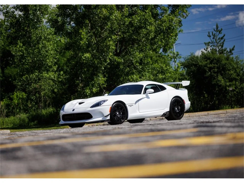 2016 Dodge Viper 5th Gen - Image 11 of 31