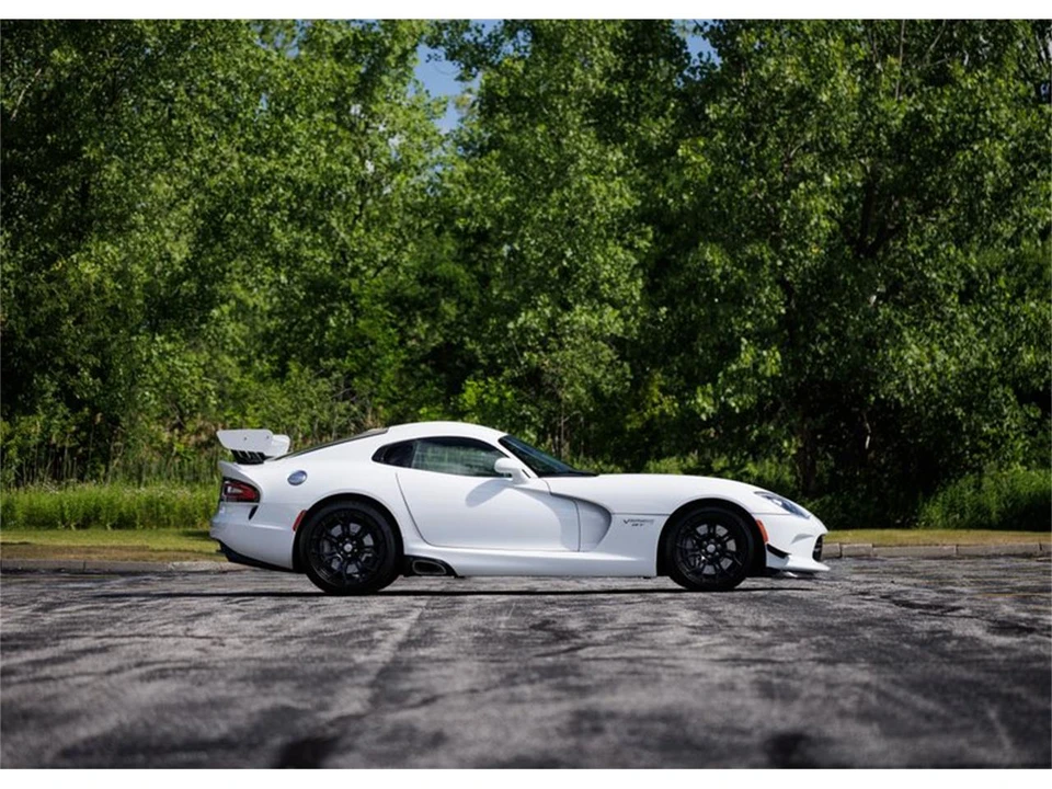 2016 Dodge Viper 5th Gen - Image 13 of 31