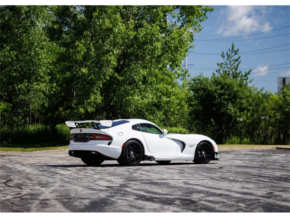 2016 Dodge Viper 5th Gen - Image 2 of 31
