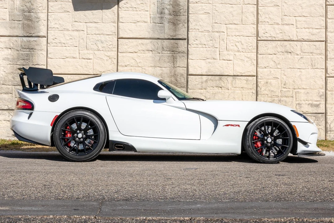 2016 Dodge Viper ACR 5th Gen - Image 3 of 31