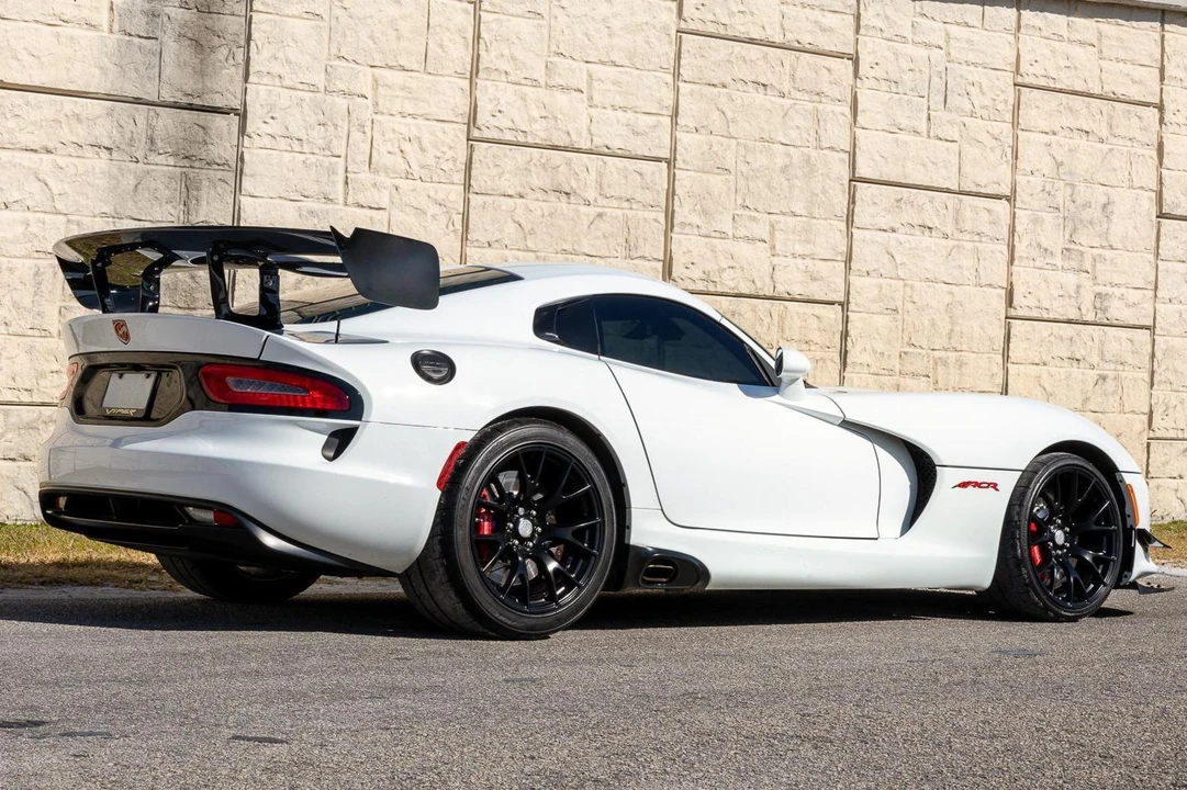 2016 Dodge Viper ACR 5th Gen - Image 4 of 31