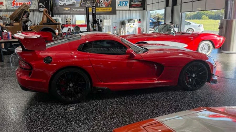 2016 Dodge Viper ACR 5th Gen - Image 2 of 11