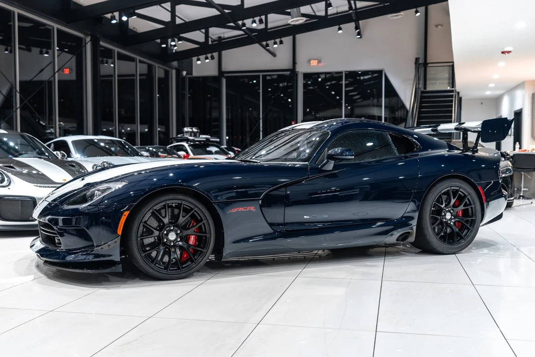 2016 Dodge Viper ACR 5th Gen - Image 2 of 31