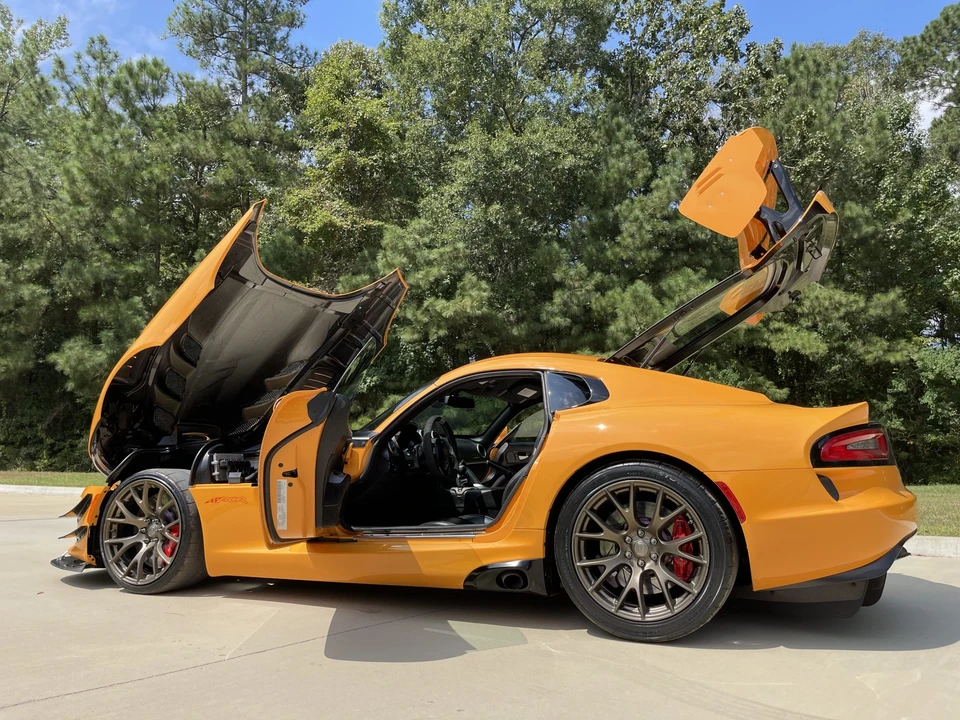 2016 Dodge Viper ACR 5th Gen - Image 2 of 31