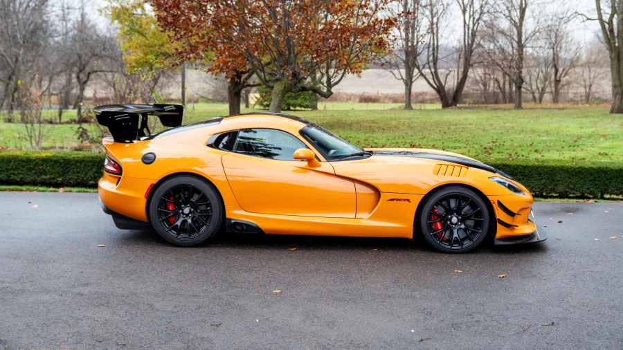 2016 Dodge Viper ACR 5th Gen - Image 2 of 31