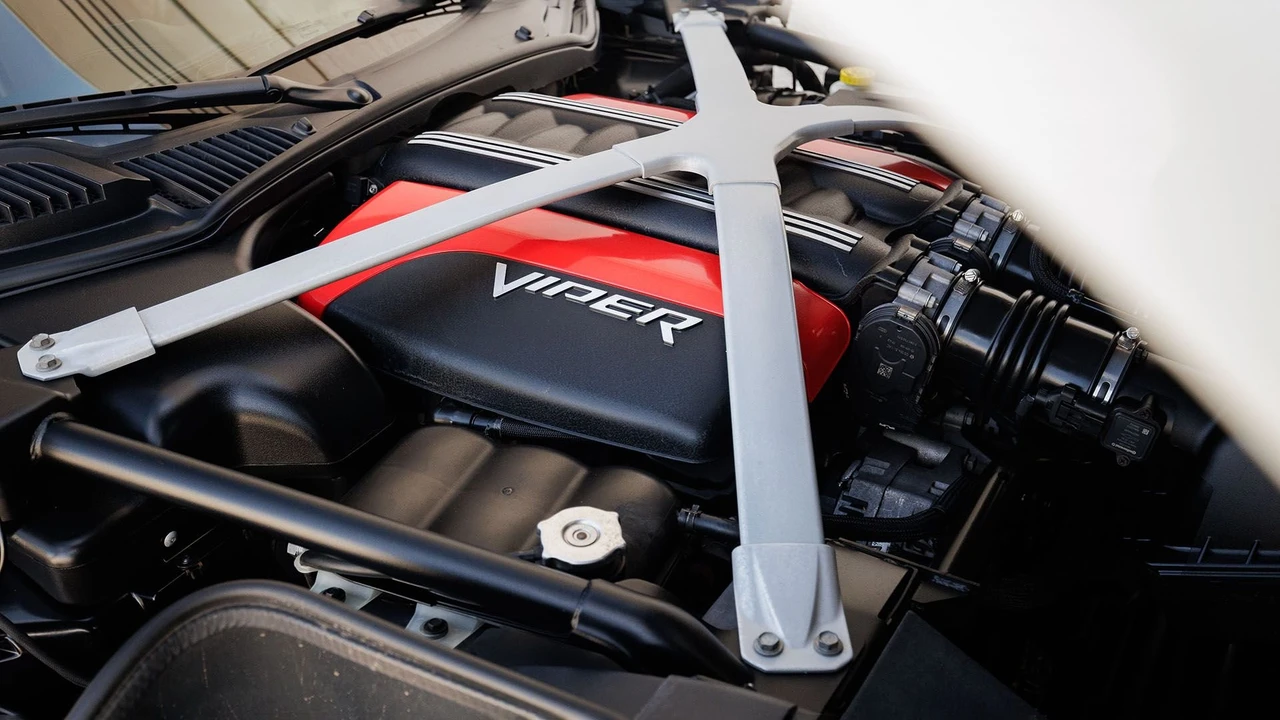 2016 Dodge Viper 5th Gen - Image 15 of 31