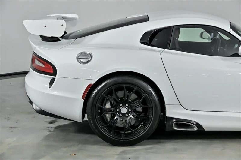 2016 Dodge Viper 5th Gen - Image 13 of 21