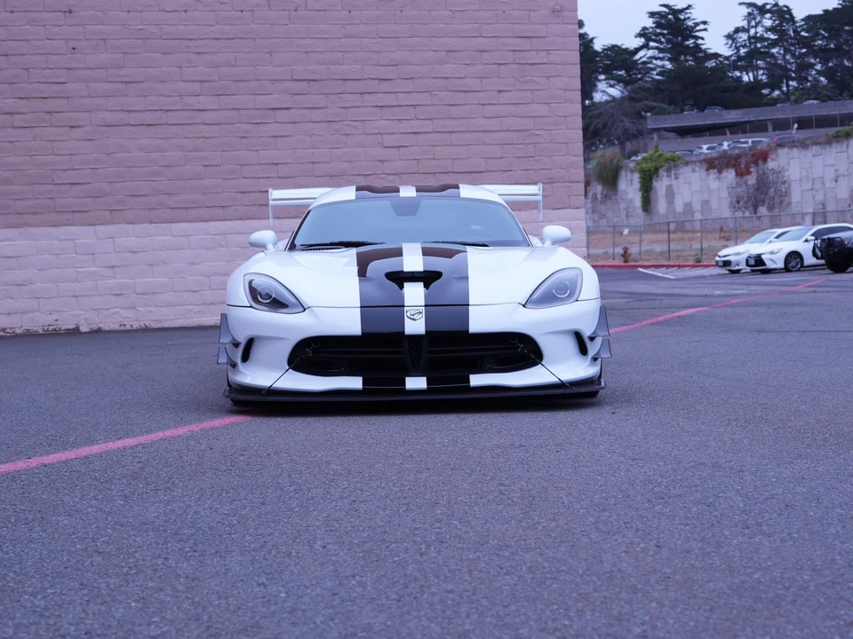 2016 Dodge Viper ACR 5th Gen - Image 2 of 31