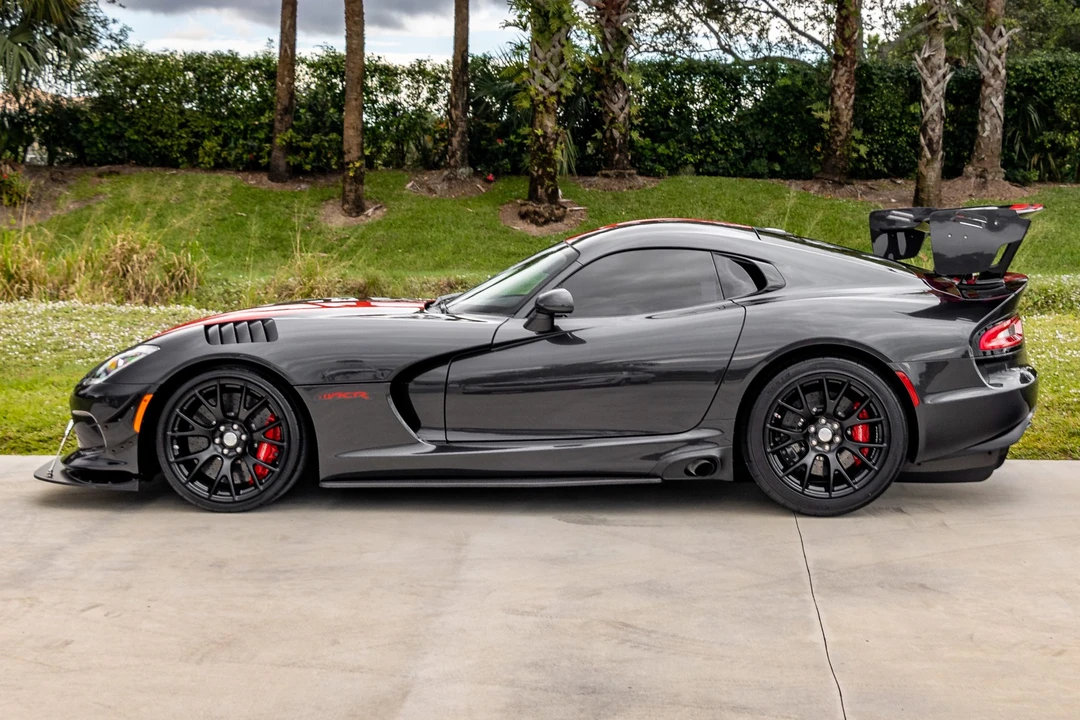 2016 Dodge Viper ACR 5th Gen - Image 2 of 31