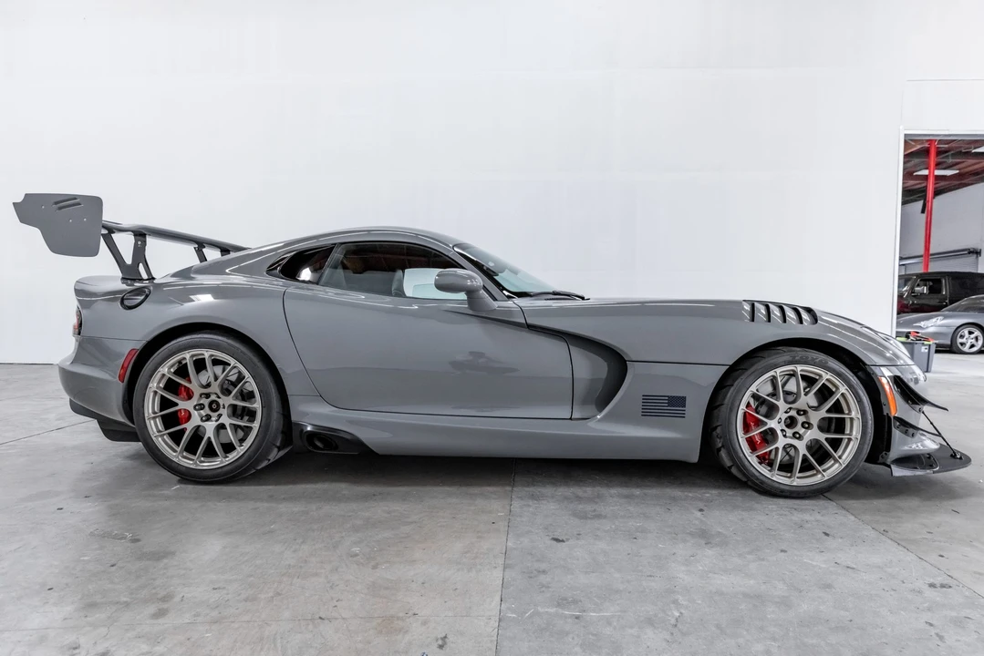 2016 Dodge Viper ACR 5th Gen - Image 3 of 31