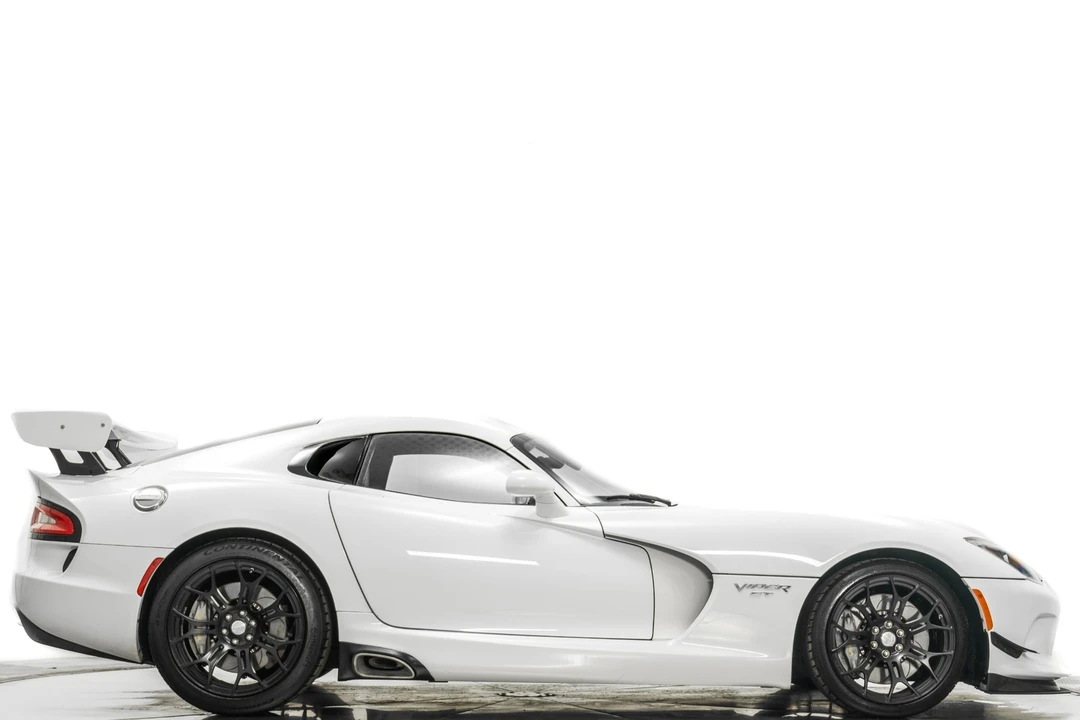 2016 Dodge Viper 5th Gen - Image 2 of 12
