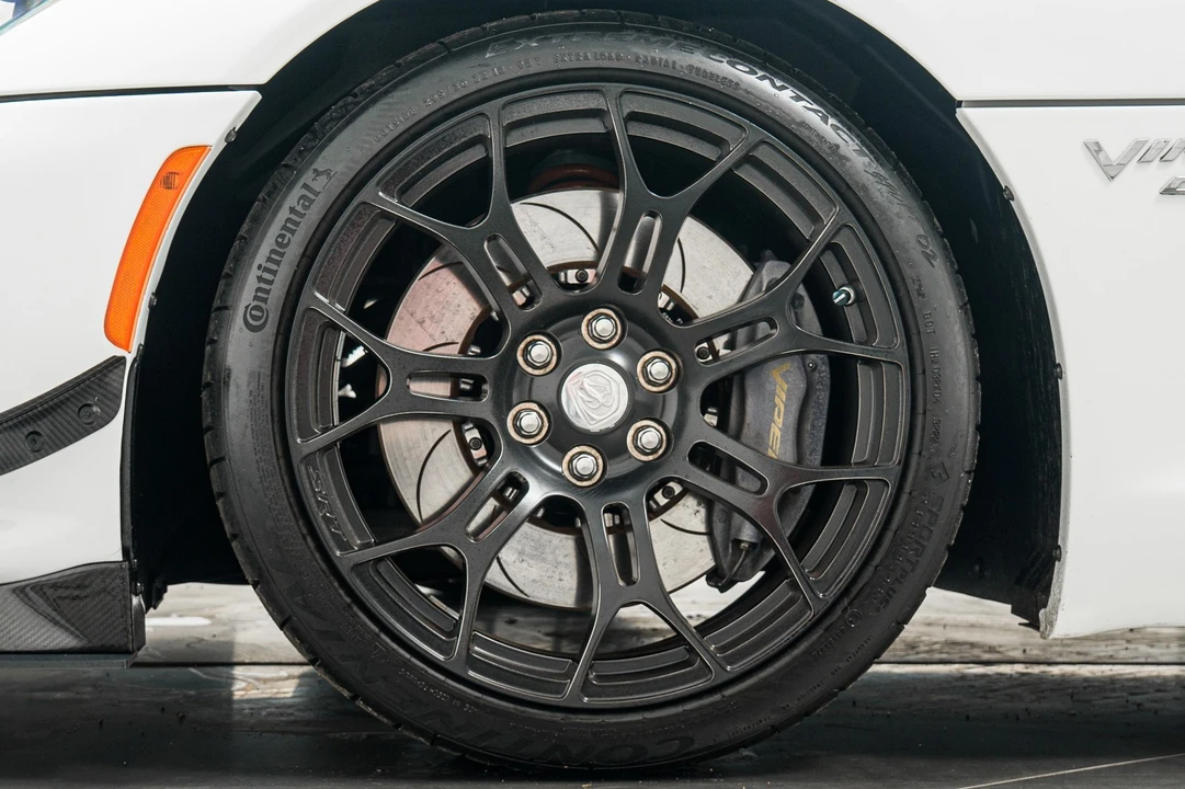2016 Dodge Viper 5th Gen - Image 10 of 12