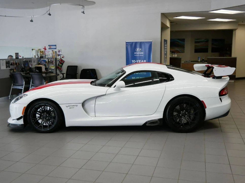 2016 Dodge Viper 5th Gen - Image 2 of 8