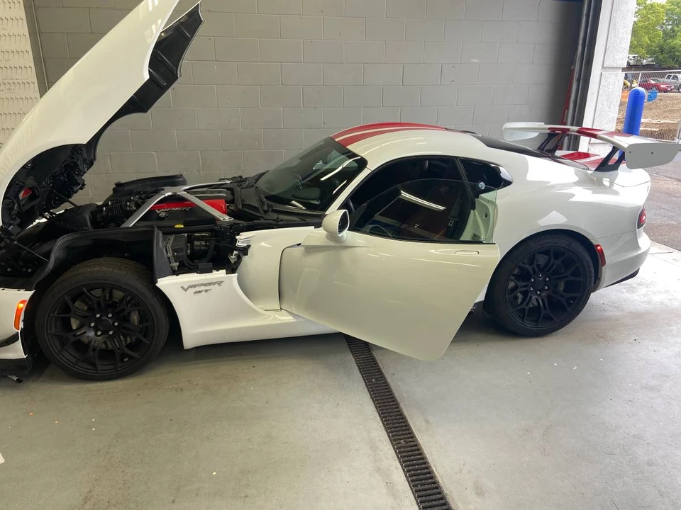 2016 Dodge Viper 5th Gen - Image 5 of 8
