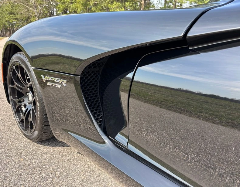 2016 Dodge Viper 5th Gen - Image 25 of 31