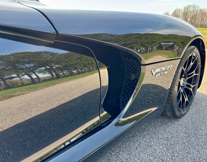 2016 Dodge Viper 5th Gen - Image 26 of 31