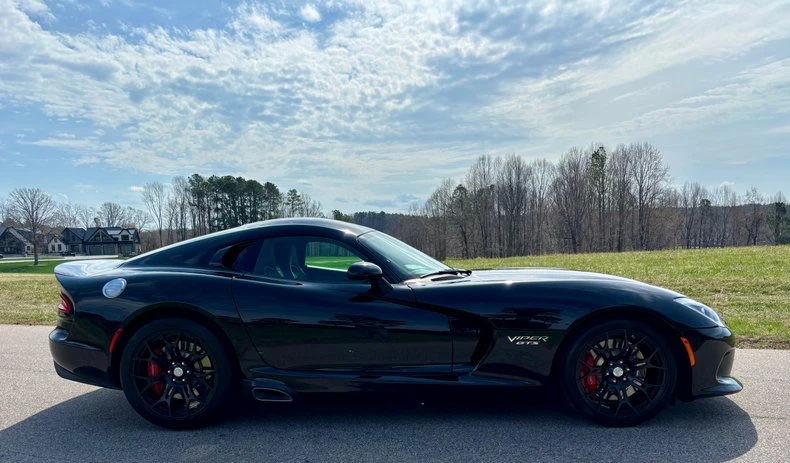 2016 Dodge Viper 5th Gen - Image 9 of 31
