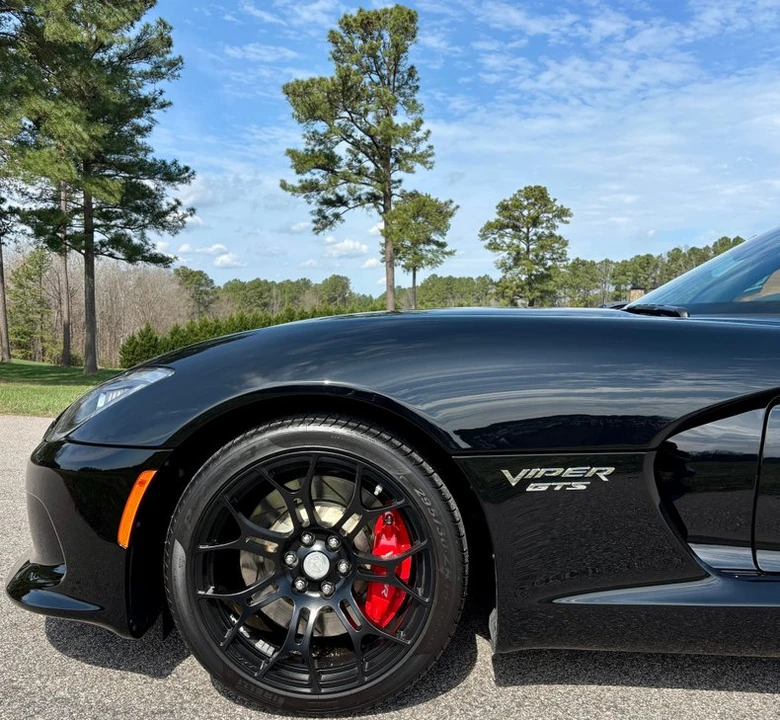 2016 Dodge Viper 5th Gen - Image 15 of 31
