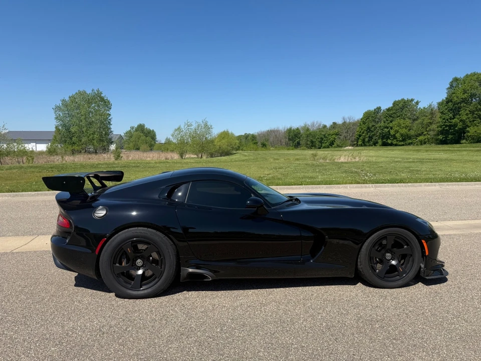 2016 Dodge Viper 5th Gen - Image 2 of 17