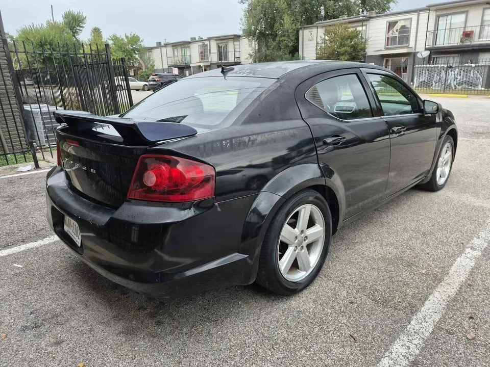 2016 Dodge Avenger Sedan - Image 2 of 13