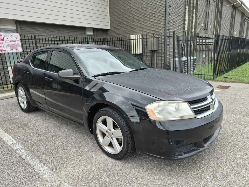 2016 Dodge Avenger Sedan - Image 10 of 13