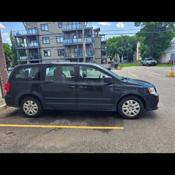 2016 Dodge Caravan - Image 4 of 4