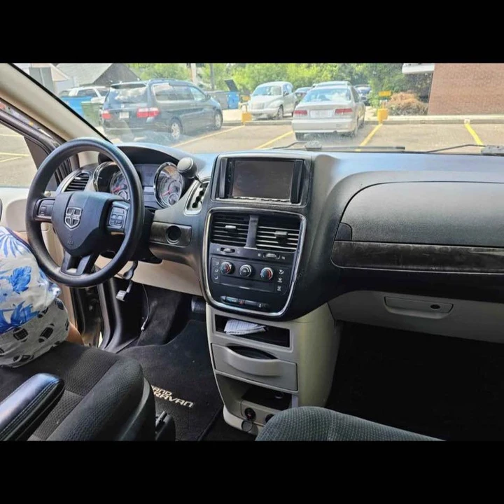 2016 Dodge Caravan - Image 3 of 4