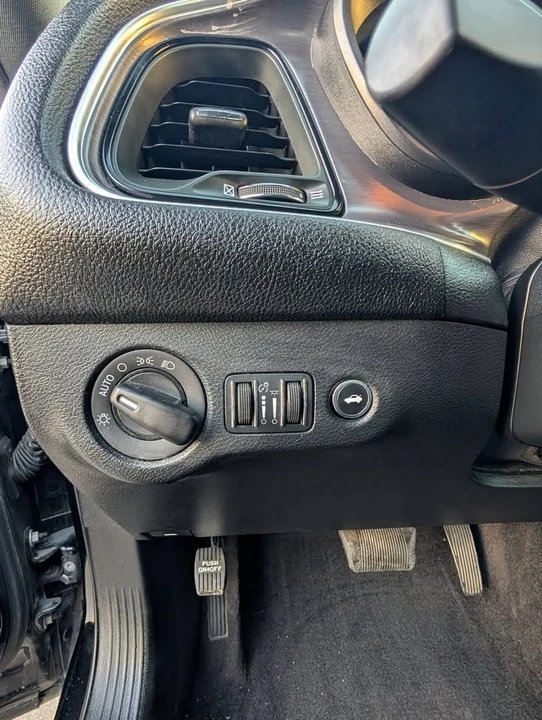 2016 Dodge Challenger 3rd Gen - Image 13 of 18