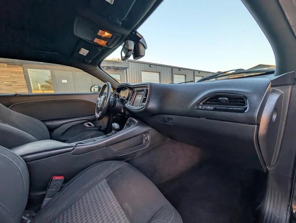 2016 Dodge Challenger 3rd Gen - Image 16 of 18