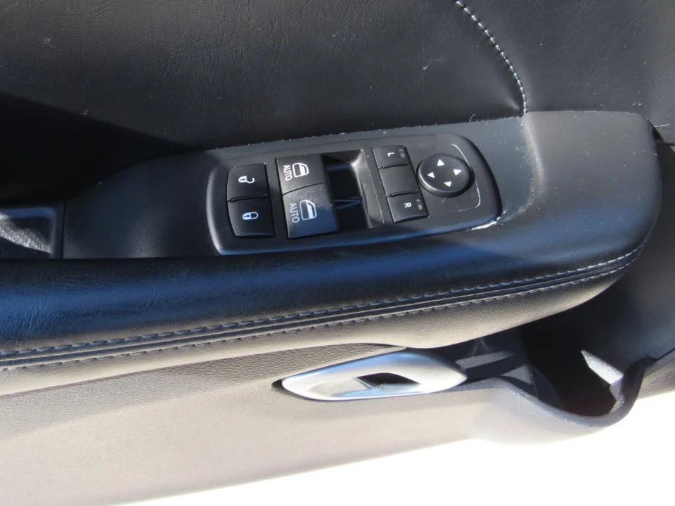 2016 Dodge Challenger 3rd Gen - Image 10 of 18