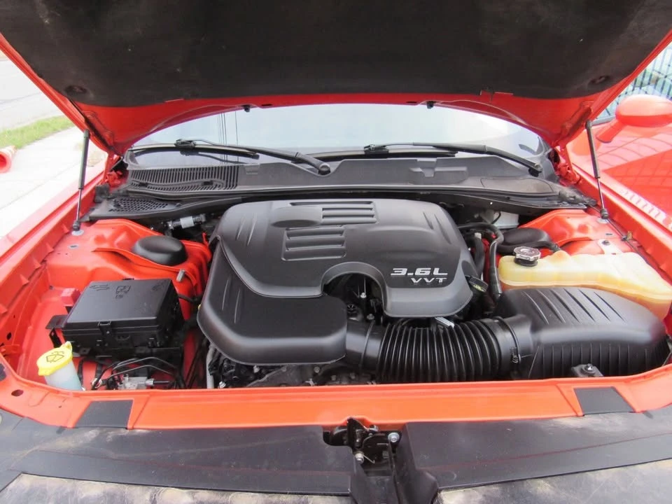 2016 Dodge Challenger 3rd Gen - Image 16 of 17