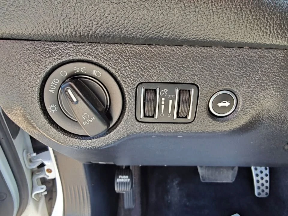 2016 Dodge Challenger 3rd Gen - Image 3 of 12