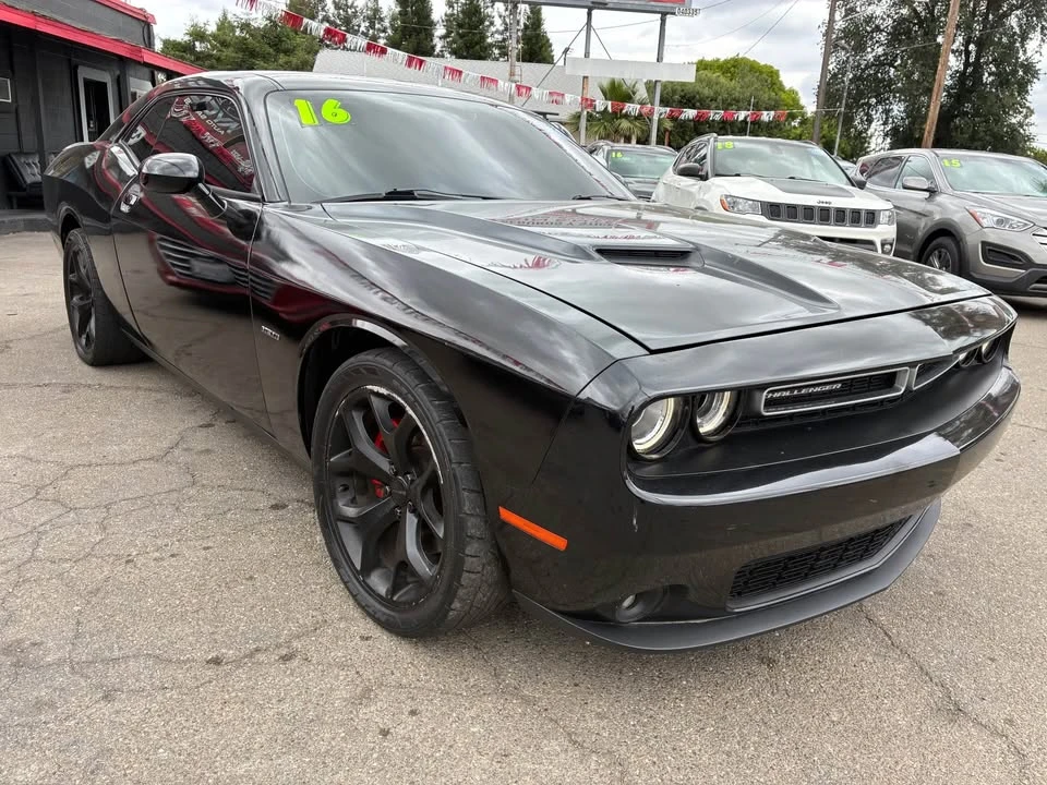 2016 Dodge Challenger 3rd Gen - Image 2 of 8