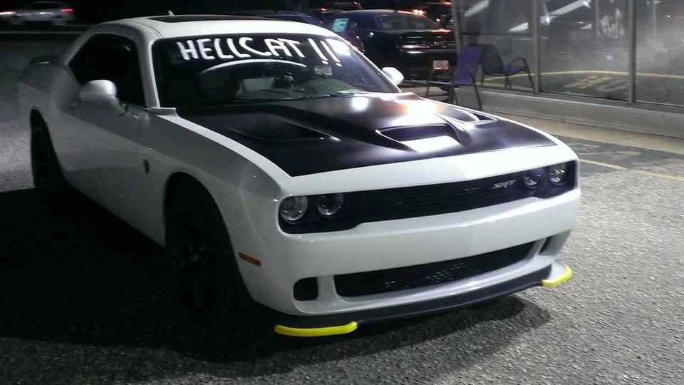 2016 Dodge Challenger SRT Hellcat 3rd Gen - Image 9 of 9