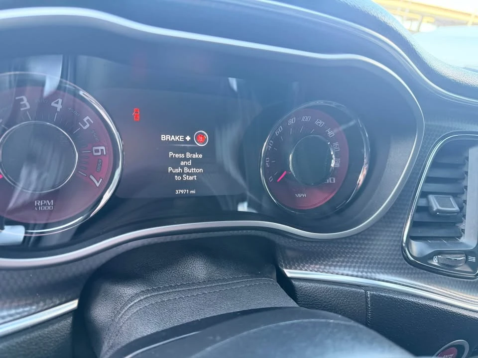 2016 Dodge Challenger SRT Hellcat 3rd Gen - Image 8 of 10