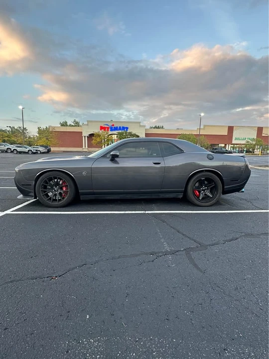 2016 Dodge Challenger SRT Hellcat 3rd Gen - Image 5 of 15