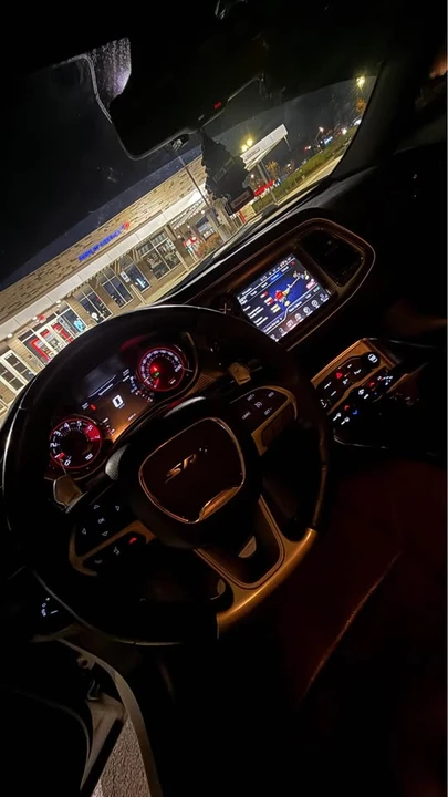 2016 Dodge Challenger SRT Hellcat 3rd Gen - Image 11 of 12