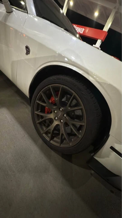 2016 Dodge Challenger SRT Hellcat 3rd Gen - Image 9 of 12