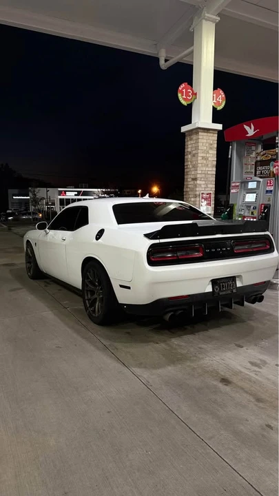 2016 Dodge Challenger SRT Hellcat 3rd Gen - Image 4 of 12