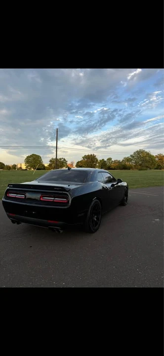 2016 Dodge Challenger SRT Hellcat 3rd Gen - Image 3 of 12