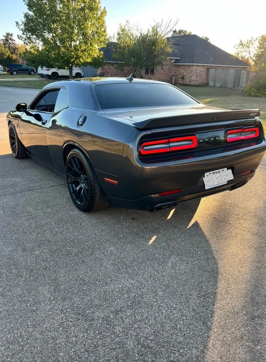 2016 Dodge Challenger SRT Hellcat 3rd Gen - Image 5 of 6
