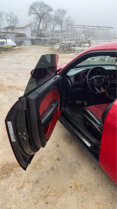 2016 Dodge Challenger SRT Hellcat 3rd Gen - Image 9 of 9